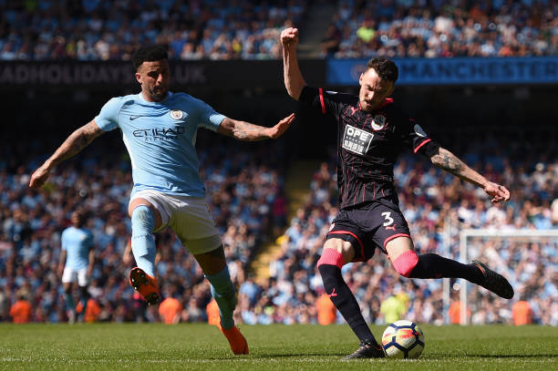 斯通斯的出 斯通斯的出